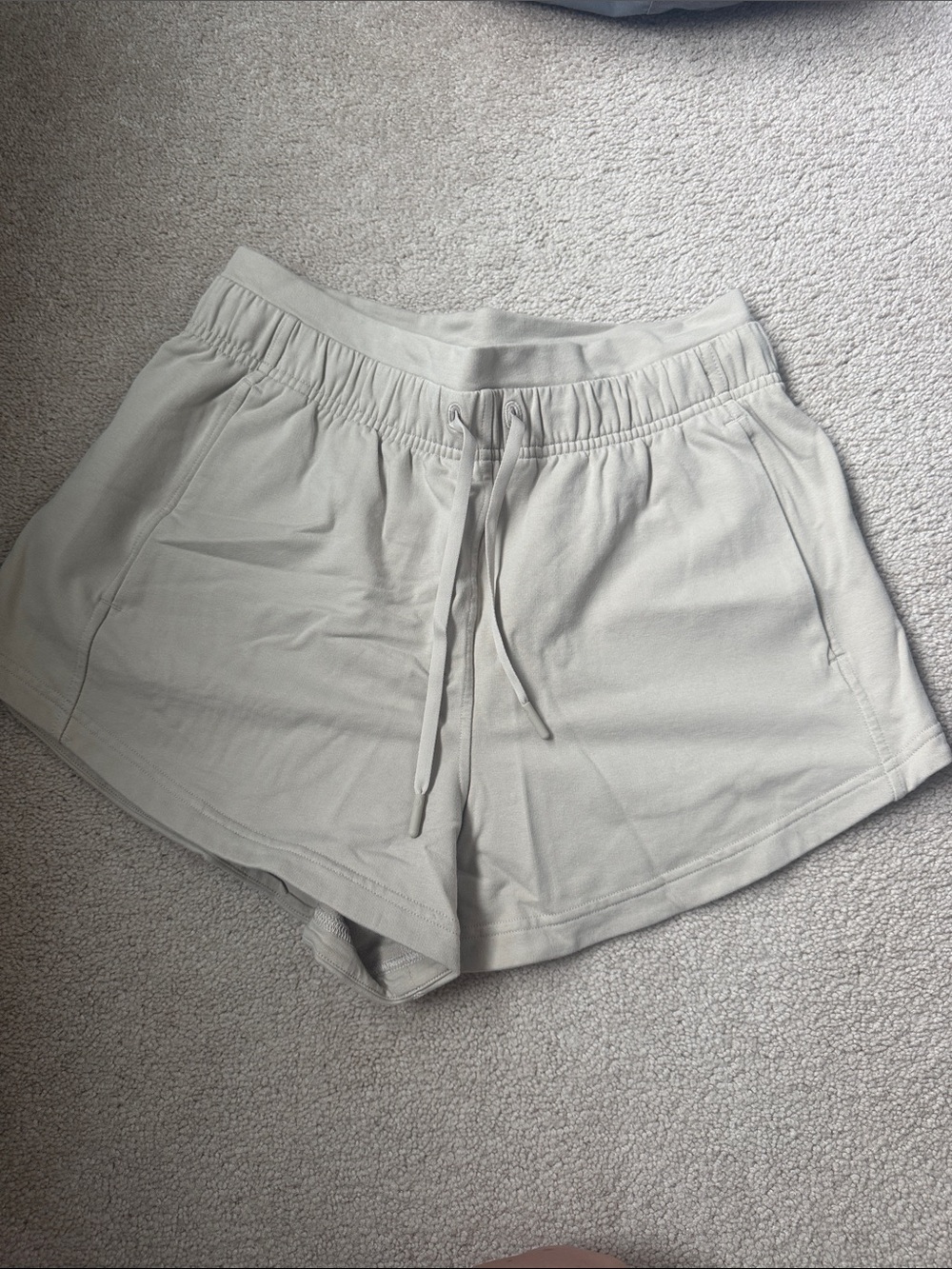 Lululemon Everyday Drawstring Lounge Shorts - Light Beige